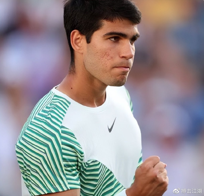 仅引起了球 仅引起了球