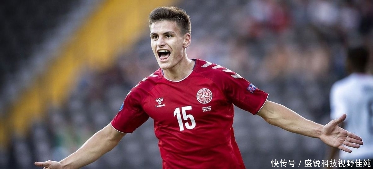 显示出他在 显示出他在